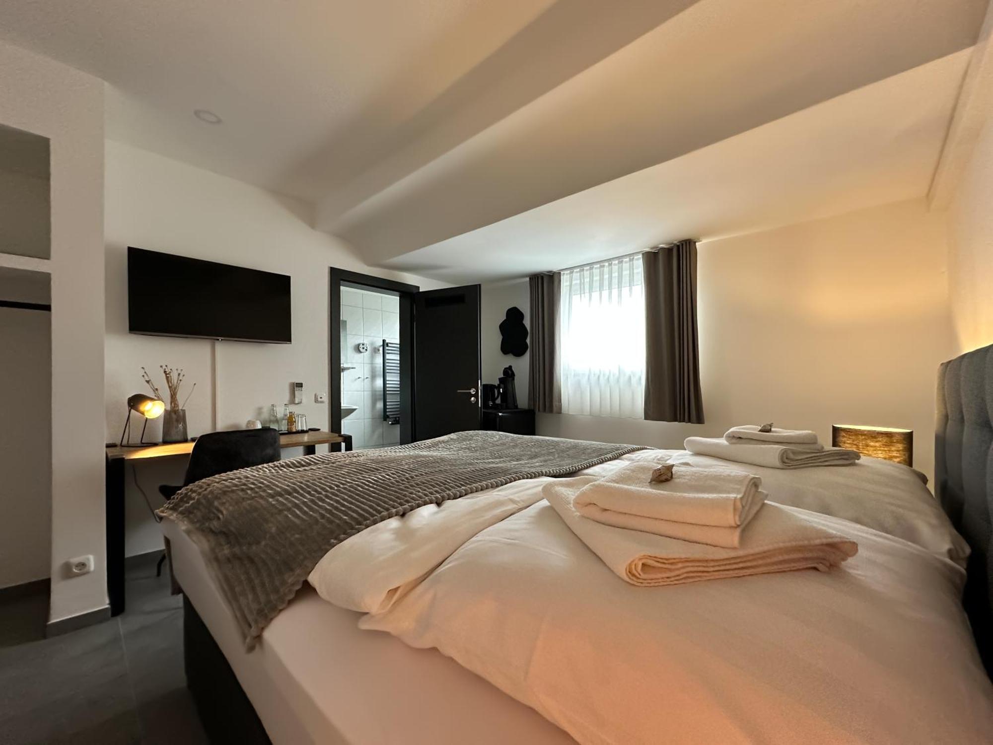 1 Bett Zimmer In Ehemaligen Hotel Ζίγκεν Εξωτερικό φωτογραφία